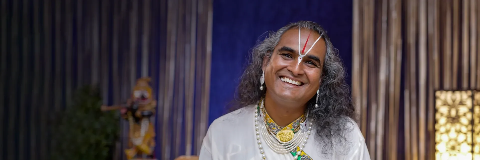 paramahamsa vishwananda, founder of bhakti marga, smiling